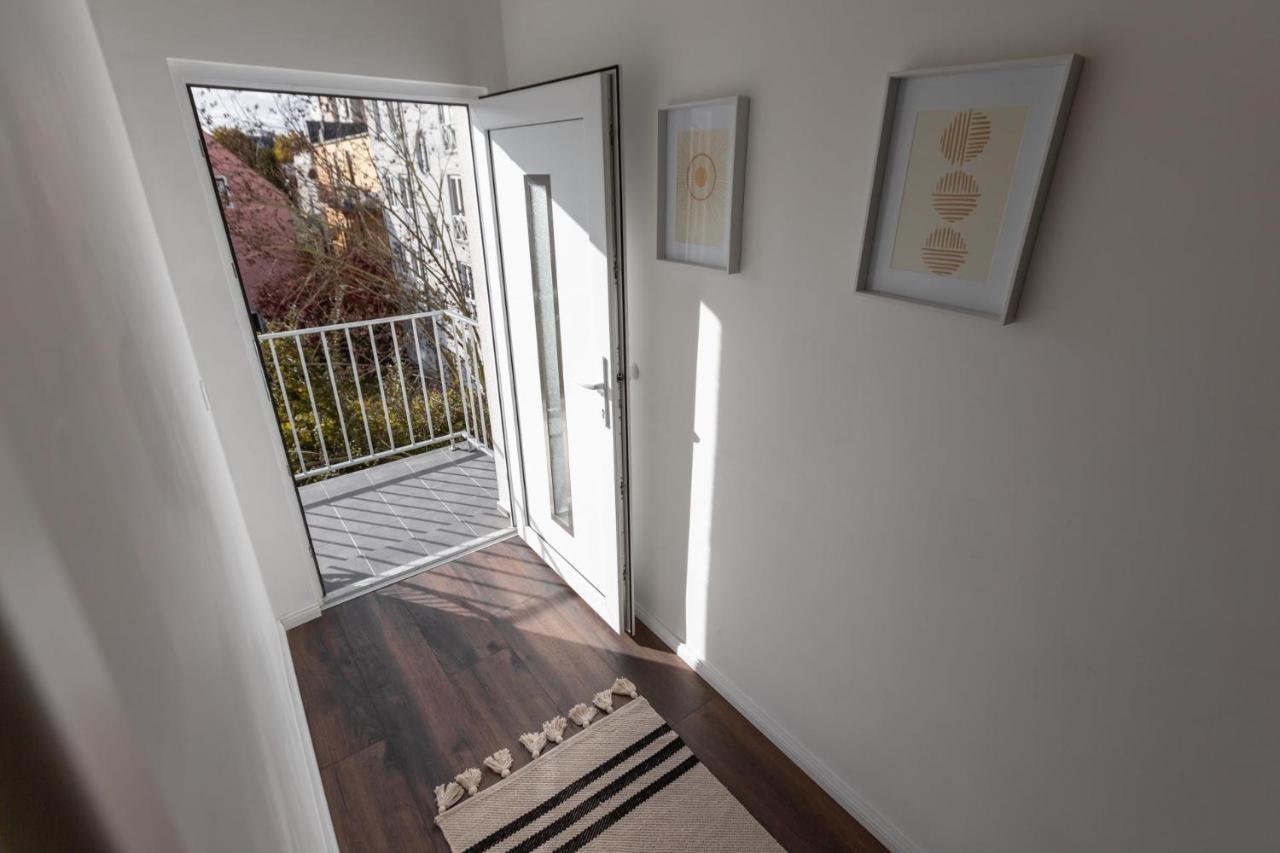 Koje Eins I Grosses Apartment Mit 2 Schlafzimmern Бремерхафен Экстерьер фото